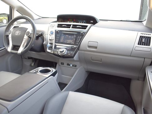 Used 2015 Toyota Prius V Four FWD image 12