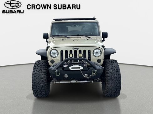 Used 2017 Jeep Wrangler Unlimited Rubicon w/ Connectivity Group AWD/4WD image 9