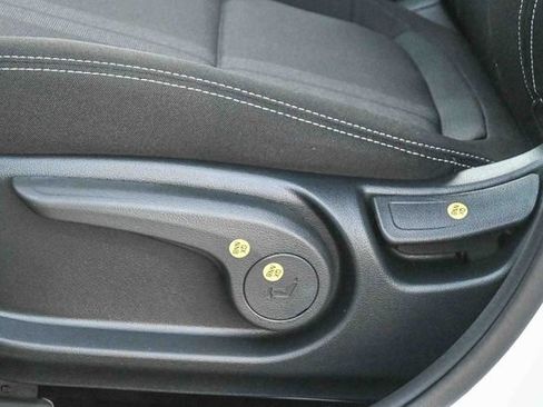 Used 2026 Hyundai Venue SEL FWD image 25