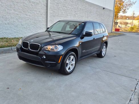 Used 2011 BMW X5 xDrive35i image 2