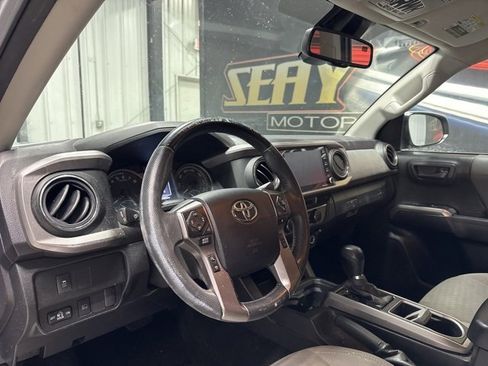 Used 2021 Toyota Tacoma SR5 image 5