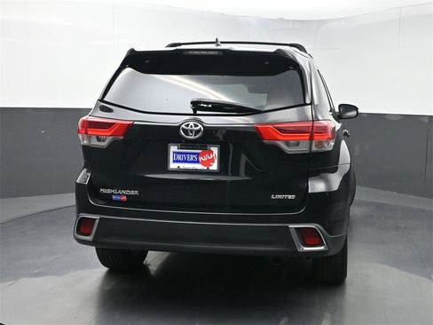 Used 2018 Toyota Highlander Limited image 42