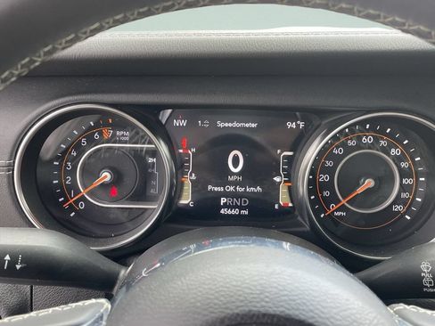 Used 2020 Jeep Wrangler Unlimited Sahara AWD/4WD image 34