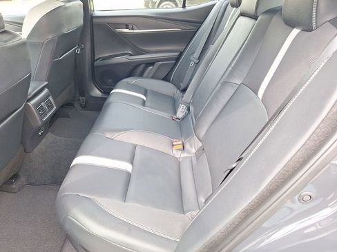 Used 2025 Toyota Camry SE image 30