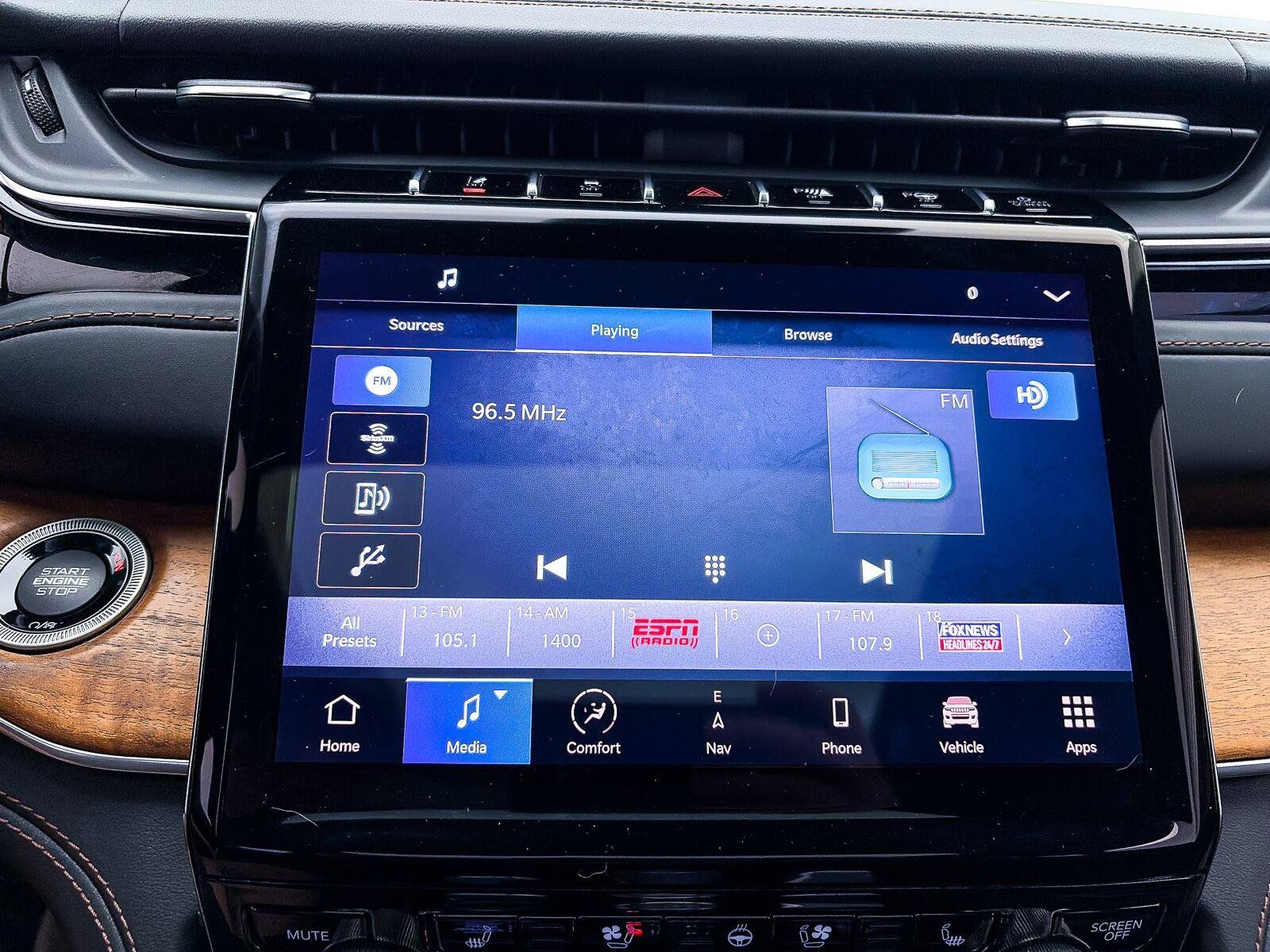 Used 2022 Jeep Grand Cherokee Summit AWD/4WD image 27