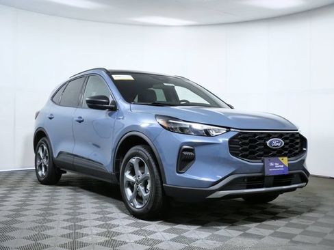 Certified 2025 Ford Escape ST-Line w/ Tech Pack #1 AWD/4WD image 1