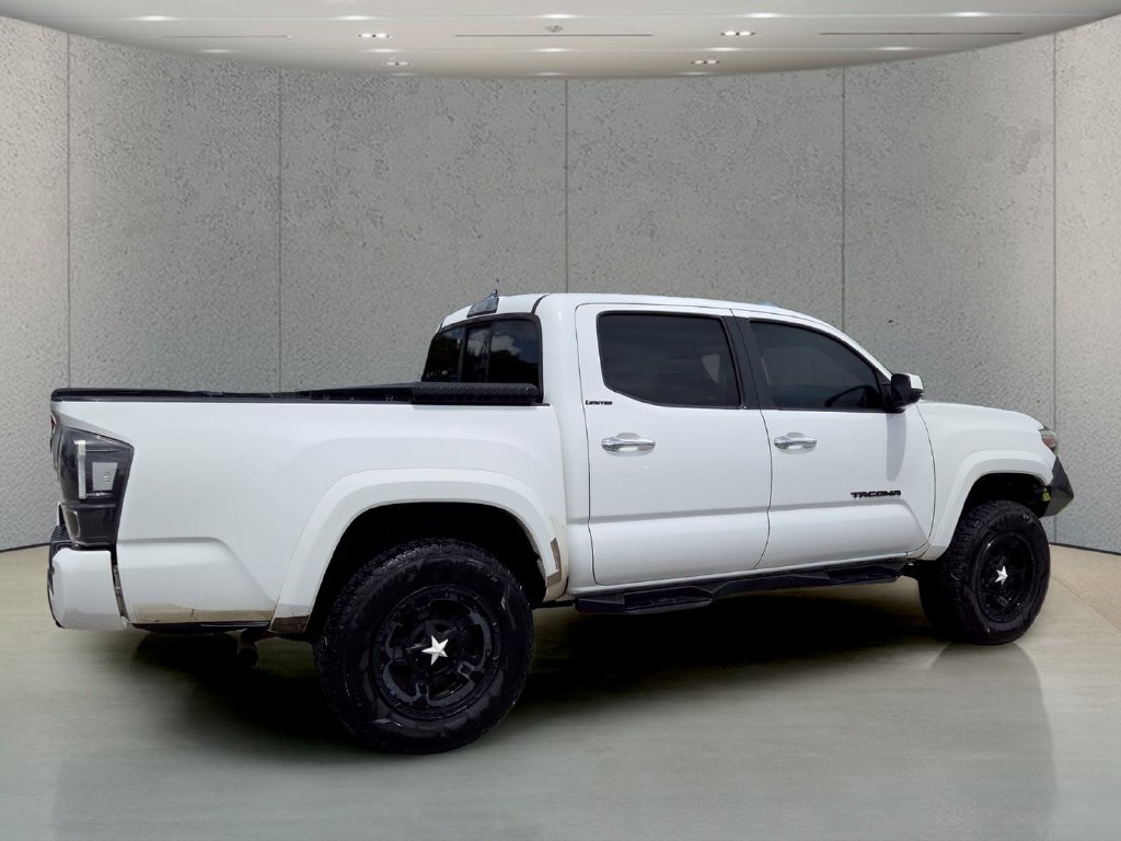 Used 2016 Toyota Tacoma Limited w/ Towing Package AWD/4WD image 4