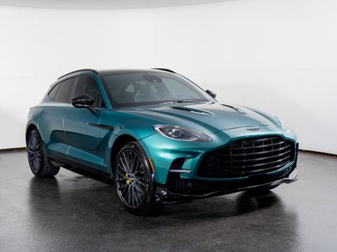 Used 2023 Aston Martin DBX 707 image 4