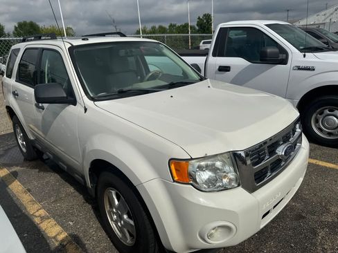 Used 2011 Ford Escape XLT w/ 201A Rapid Spec Order Code FWD image 26