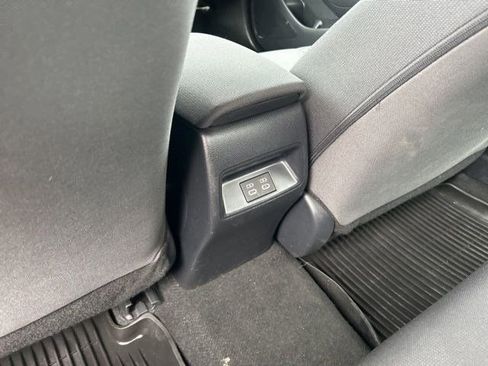 Used 2024 Toyota Corolla LE image 33