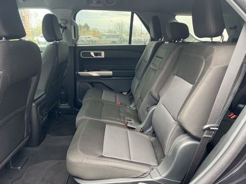Used 2024 Ford Explorer XLT AWD/4WD image 19