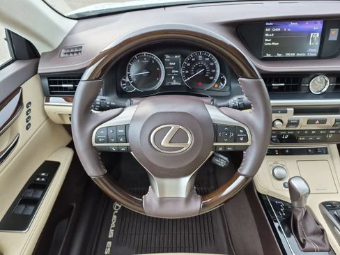 Used 2017 Lexus ES 350 w/ Navigation System Package FWD image 24