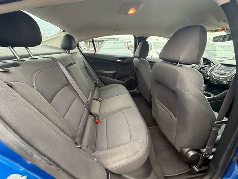 Used 2017 Chevrolet Cruze LT w/ Convenience Package image 21