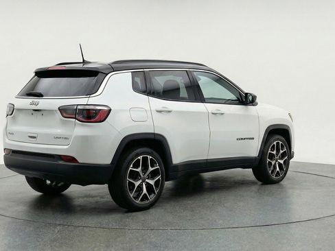 Used 2025 Jeep Compass Limited AWD/4WD image 9