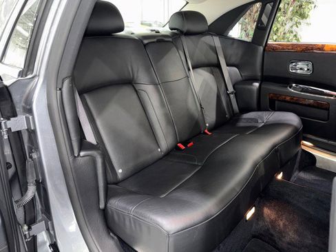 Used 2010 Rolls-Royce Ghost RWD image 53