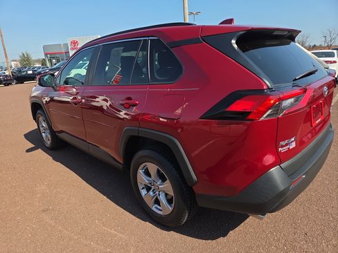 Used 2022 Toyota RAV4 XLE w/ Convenience Package image 5
