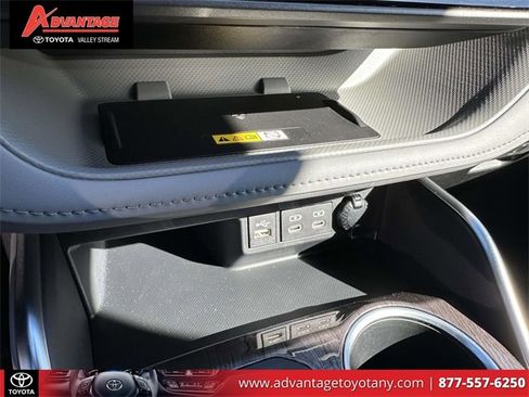Used 2023 Toyota Highlander Limited image 35