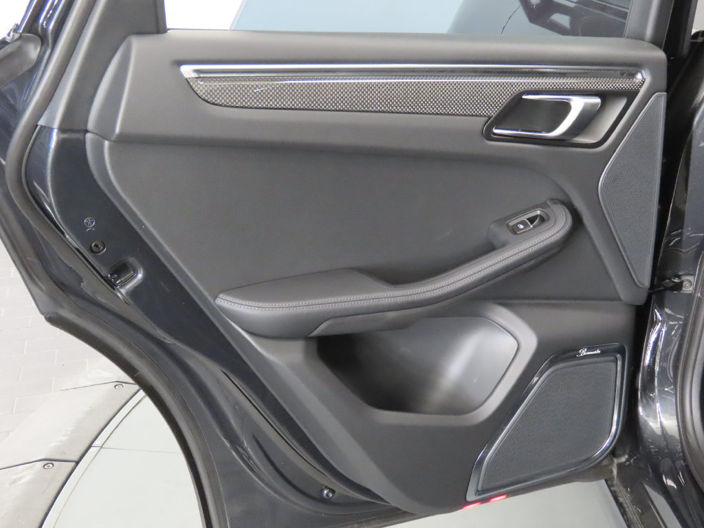 Certified 2026 Porsche Macan GTS AWD/4WD image 46