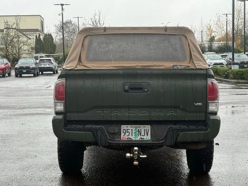 Used 2021 Toyota Tacoma TRD Off-Road w/ Technology Package image 4