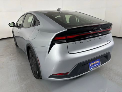 Used 2024 Toyota Prius LE image 7