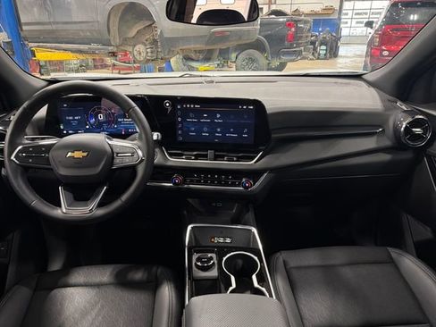 Used 2026 Chevrolet Equinox LT w/ Convenience Package II AWD/4WD image 30