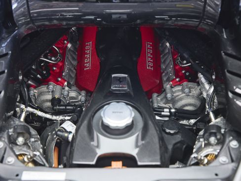 Used 2023 Ferrari SF90 Spider image 25