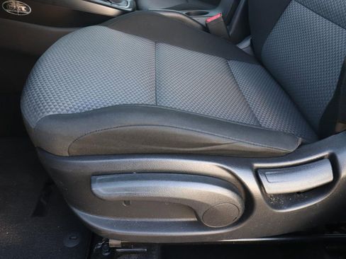 Used 2025 Kia Soul LX w/ LX Technology Package image 16