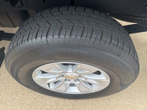 Used 2025 Chevrolet Silverado 1500 LT image 3