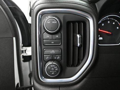 Used 2023 Chevrolet Silverado 2500 LT image 35