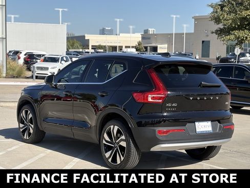 Certified 2025 Volvo XC40 B5 Plus image 5