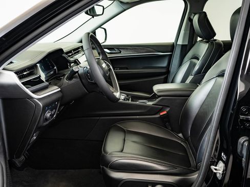 Used 2024 Jeep Grand Cherokee Limited 4xe image 18