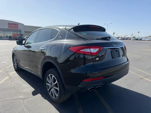 Used 2018 Maserati Levante AWD/4WD image 4