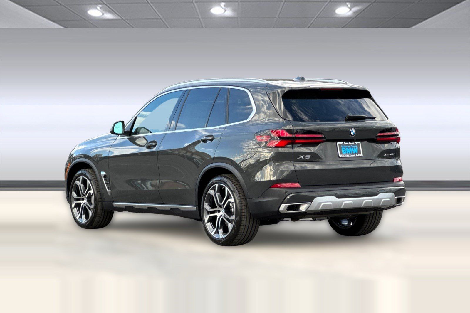 Used 2026 BMW X5 xDrive40i AWD/4WD image 3