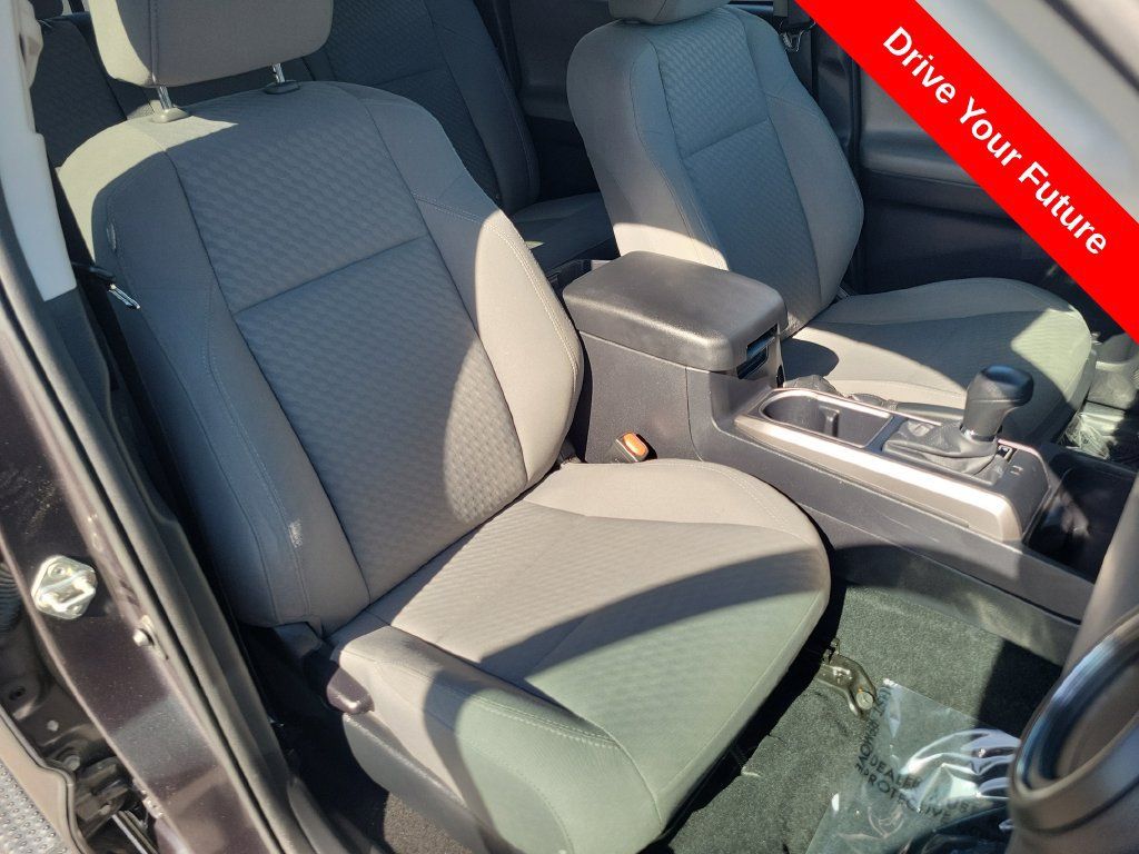 Used 2020 Toyota Tacoma SR5 RWD image 21