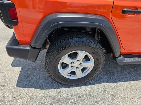 Used 2018 Jeep Wrangler Unlimited Sport S AWD/4WD image 16