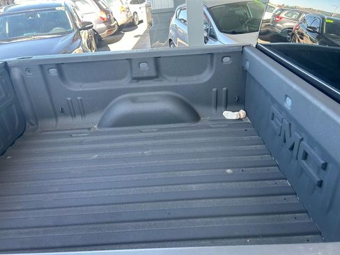 Used 2016 GMC Sierra 1500 SLT w/ All-Terrain Package AWD/4WD image 6