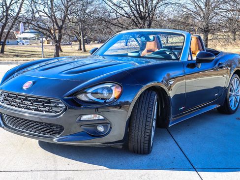 Used 2017 FIAT 124 Spider Lusso image 3