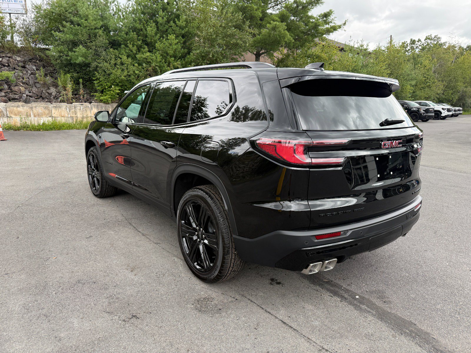 New 2027 GMC Acadia Elevation w/ Black Edition AWD/4WD image 3