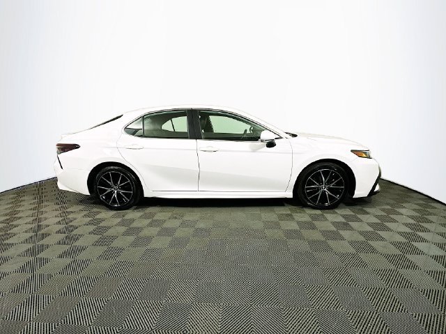 Used 2023 Toyota Camry SE FWD image 9
