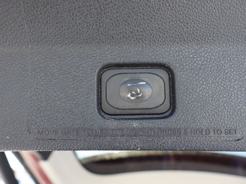 Used 2017 Ford Explorer Platinum image 34