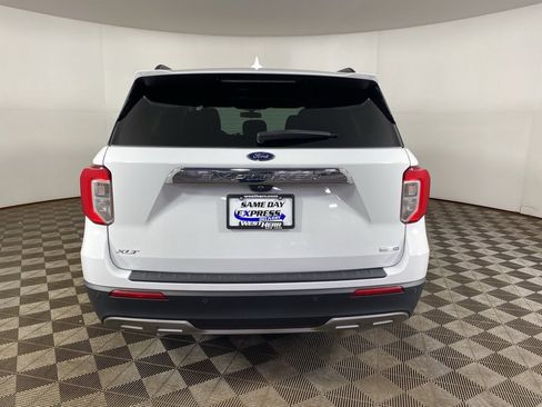 Used 2020 Ford Explorer XLT w/ Equipment Group 202A image 2