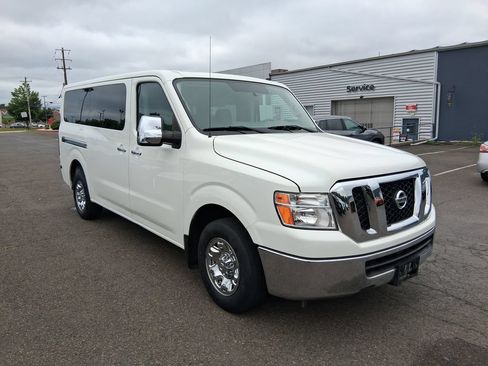 Used 2019 Nissan NV 3500 SV w/ Navigation Package RWD image 1