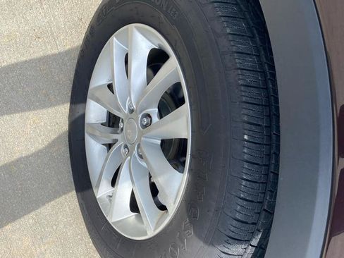Used 2016 Kia Sorento AWD w/ LX Convenience Package image 10