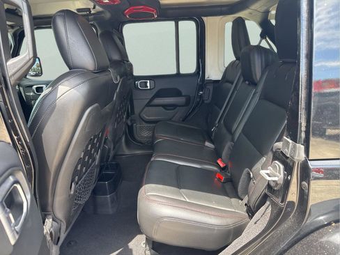 Used 2019 Jeep Wrangler Unlimited Rubicon AWD/4WD image 13