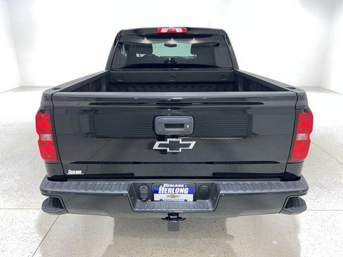 Used 2018 Chevrolet Silverado 1500 LT w/ All Star Edition image 4