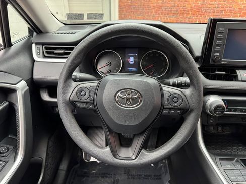 Used 2022 Toyota RAV4 XLE image 14