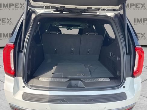 Used 2023 GMC Yukon XL AT4 w/ AT4 Premium Plus Package AWD/4WD image 32