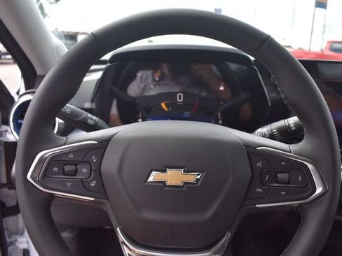 New 2026 Chevrolet Trax LT w/ LT Convenience Package FWD image 25