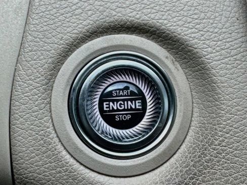 Used 2021 Mercedes-Benz C 300 Sedan image 18