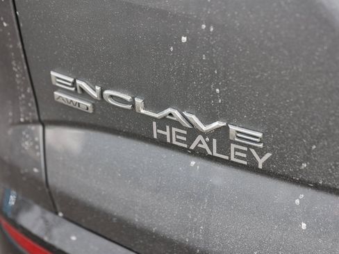 Used 2020 Buick Enclave Essence image 9